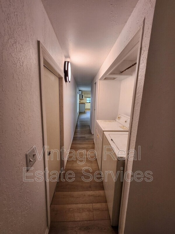 Building Photo - 114 Hillside Dr