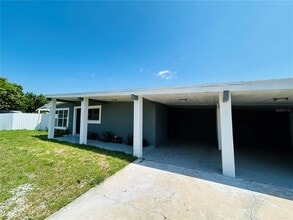 Building Photo - 6603 Cocos Dr