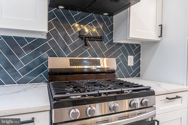 Building Photo - 1730 S 20th St