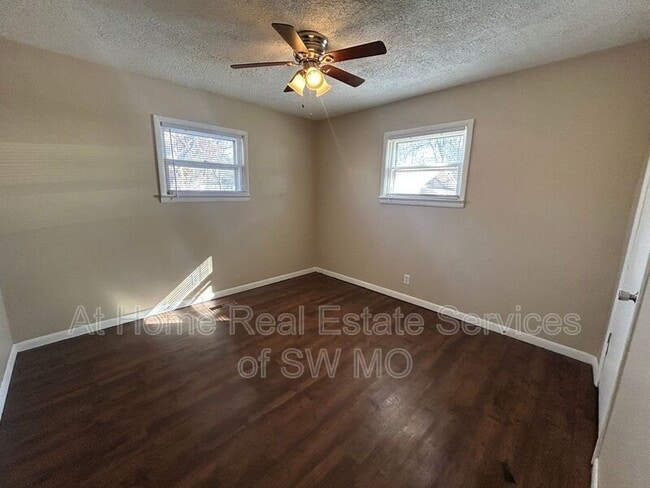 Building Photo - 1040 S Ferguson Ave