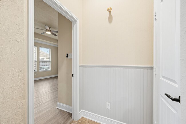 Building Photo - 8111 Sweet Gardens Ct