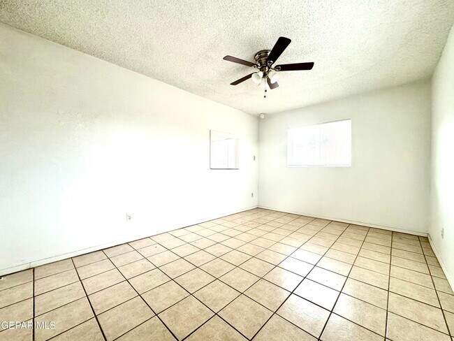 Building Photo - 209 San Saba Rd