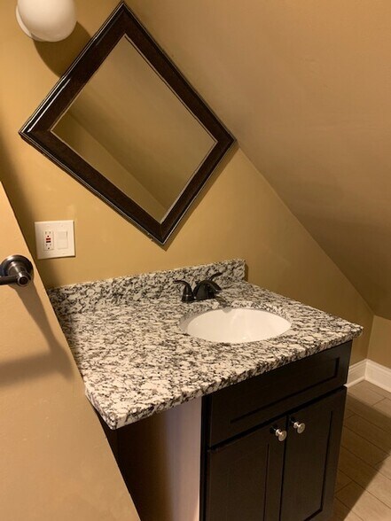 Restroom - 4119 W 24th Plz