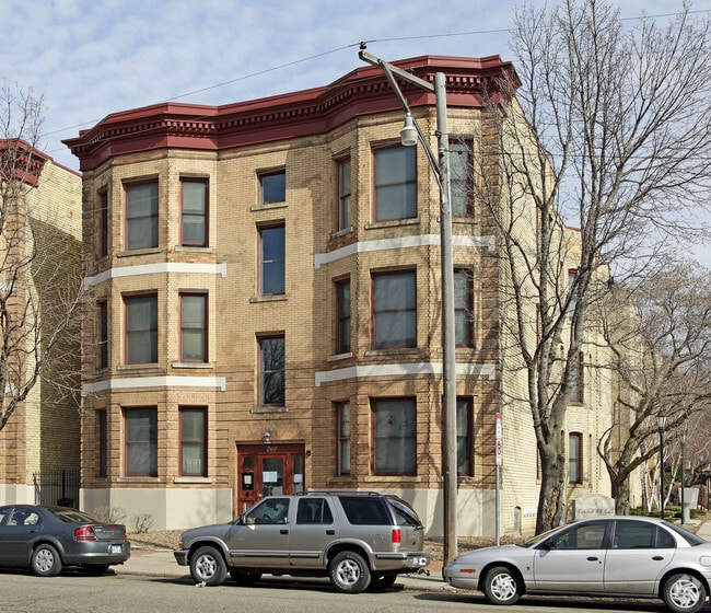 Cathedral Hill Homes 268 Dayton Ave Saint Paul MN 55102 Apartment