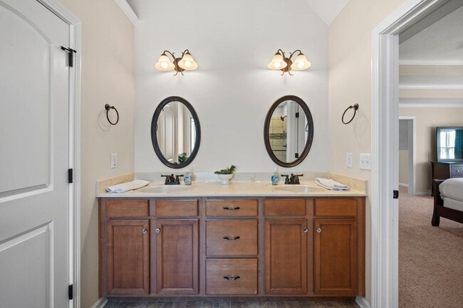 Building Photo - Spacious Living with a Private Primary Retreat!