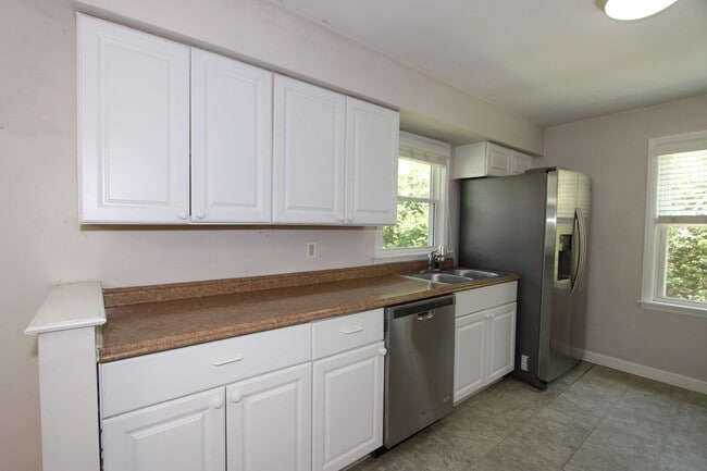 Building Photo - 3 Bed 1 Bath House