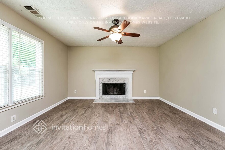 Building Photo - 208 Ivy Creek Dr