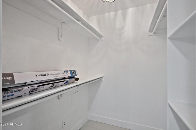 Building Photo - 12212 N Paradise Vlg Pkwy S