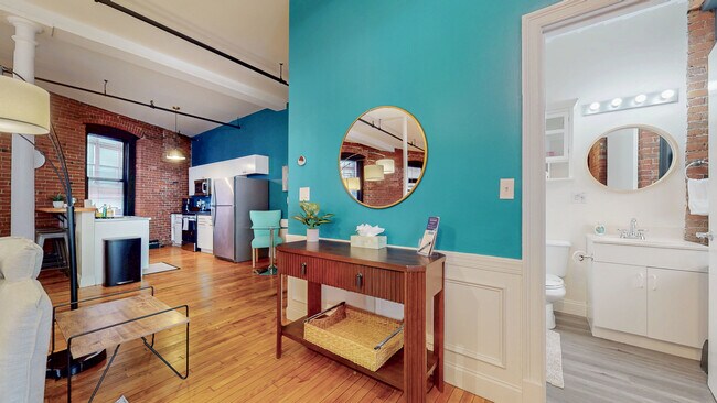 Building Photo - 19 Stanhope St