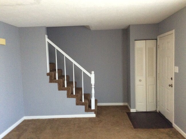 Building Photo - SPACIOUS 3 BEDROOM, 1.5 BATHROOM TOWN HOUSE LOCATED IN RADCLIFF