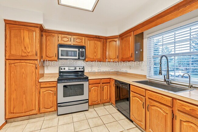 Building Photo - 3441 W 98th Dr