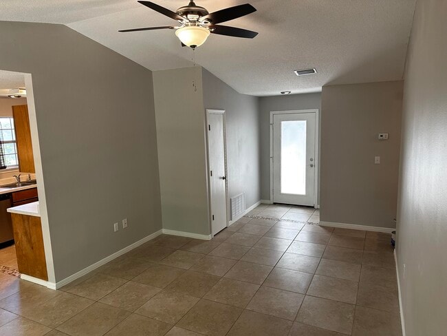 Building Photo - 2987 Windsor Cir