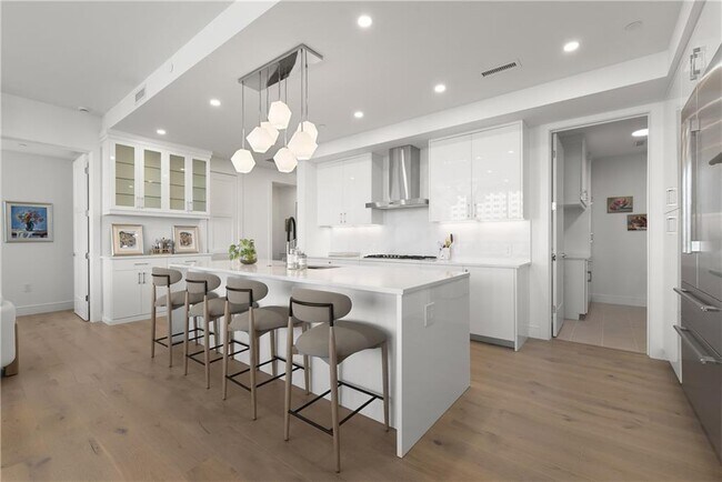 Building Photo - 2425 Peachtree Rd NE