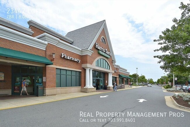 Building Photo - Beautifully Maintained 7 Bedroom 6 Bath Ho...