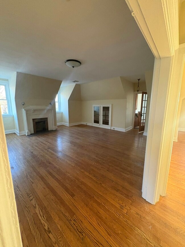 Building Photo - 509 Monroe Ave