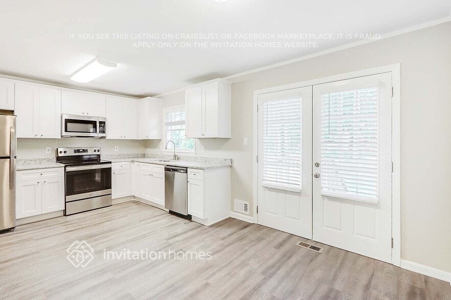 Building Photo - 1427 Drayton Woods Dr