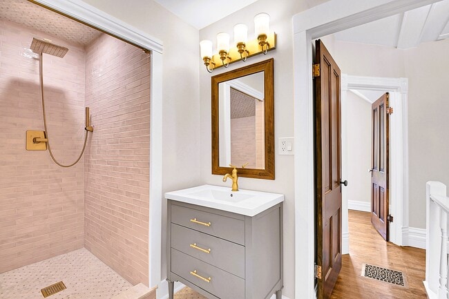 Building Photo - 16 Colorado Blvd