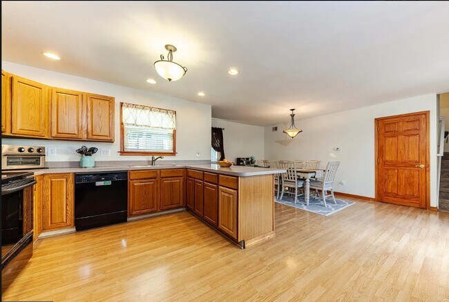 Building Photo - 138 Harvest Rd