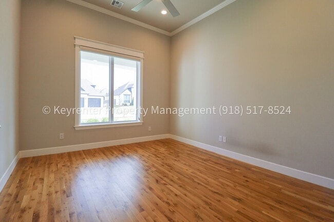 Building Photo - COMING SOON! Marvelous and Modern 3 Bed/ 3.5 Bath Home in South Broken Arrow!