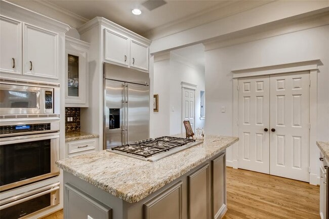 Building Photo - 1450 Lawrence St