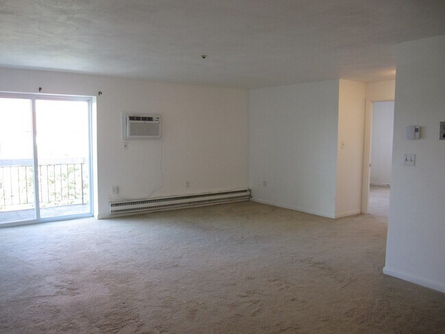 Building Photo - 270 Quarry St