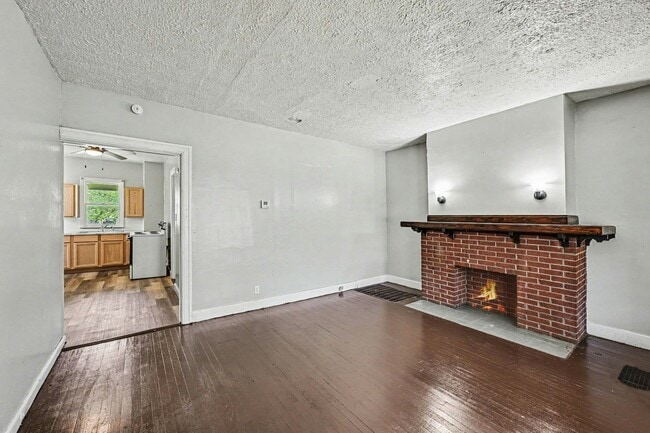 Building Photo - 427 Kolping Ave