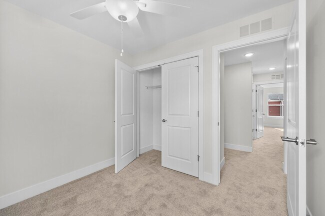 Building Photo - 4849 Lismore Ln