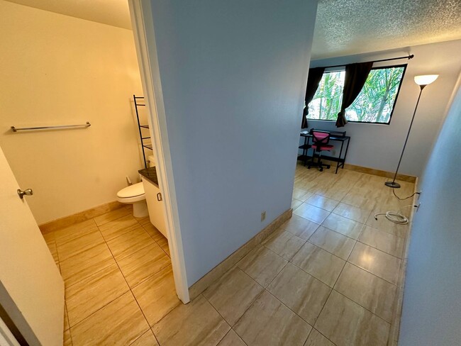 Building Photo - Upstairs Kihei Shores Unit w/ Recent Renno...