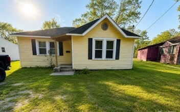 Building Photo - 4325 Woodlawn Ave