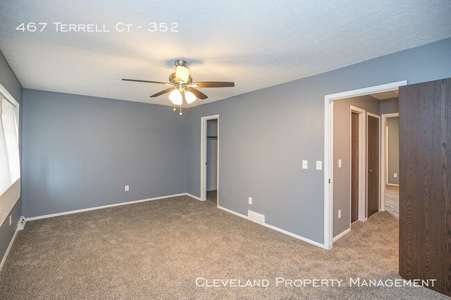 Building Photo - 2 Bedroom Richmond Hts Condo
