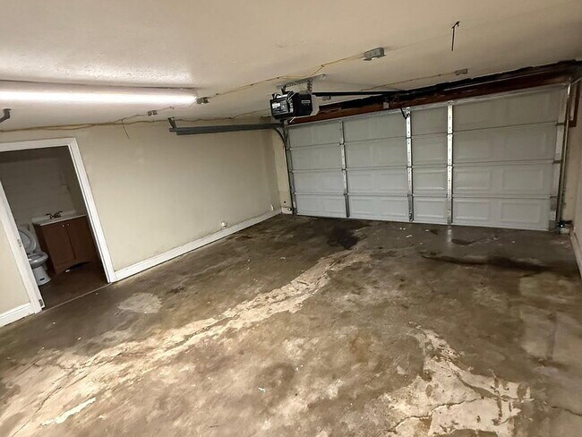 Building Photo - Single Family Home for Rent