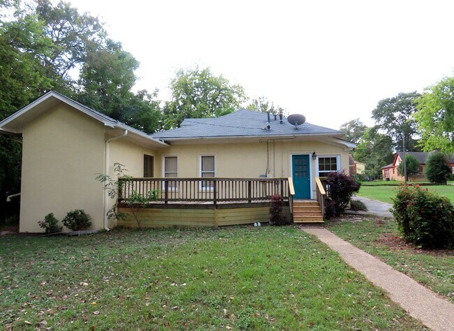 Building Photo - Charming 2 Bedroom, 2 Bath Home - Water & ...