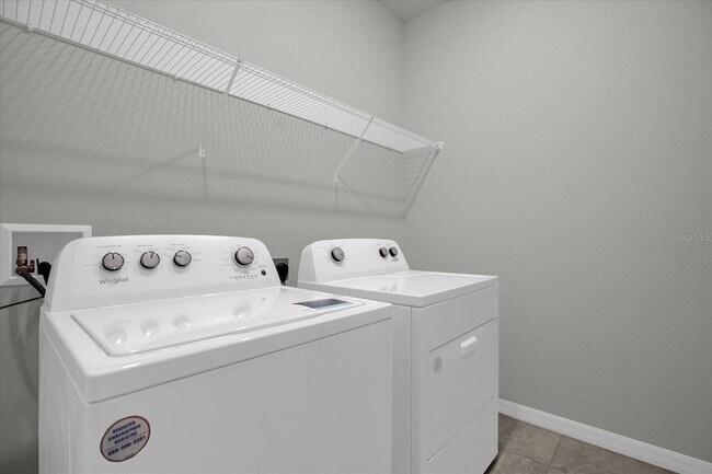 Building Photo - 2124 Live Oak Lake Rd