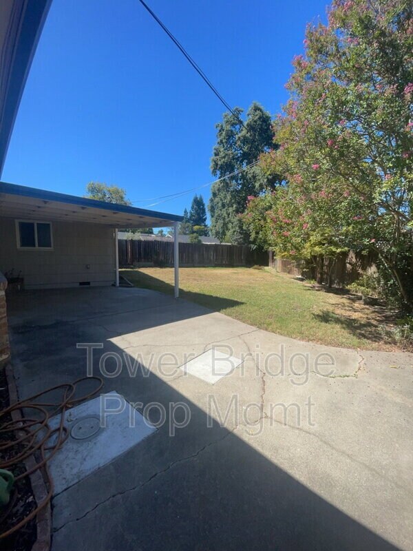 Building Photo - 3751 El Ricon Way