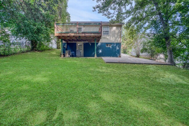 Building Photo - 408 Martin St