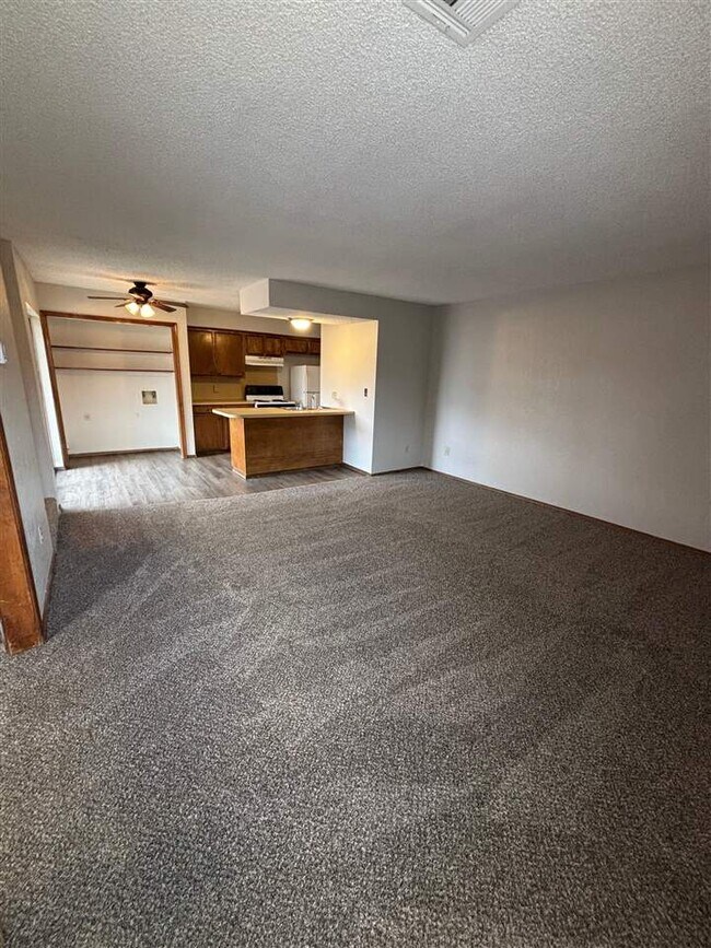 Building Photo - 901 NE Tortoise Dr