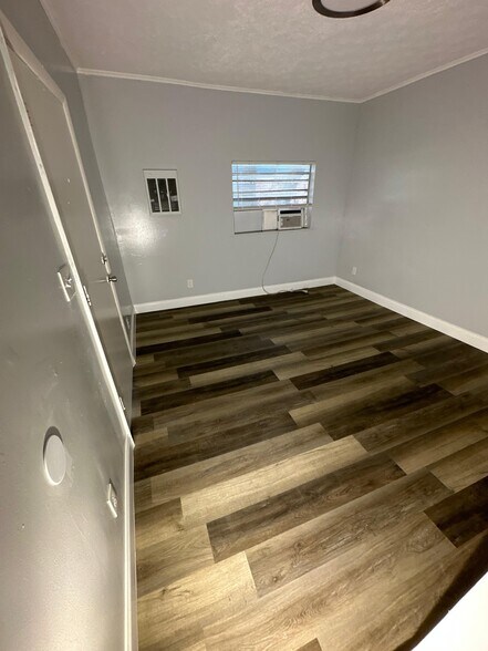 Building Photo - 1039 Phelps St