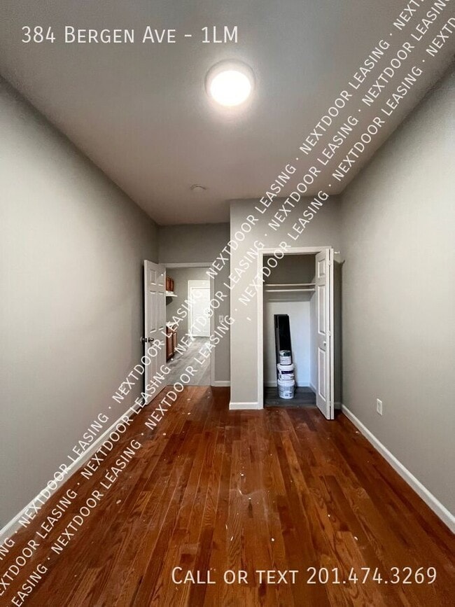 Building Photo - 384 Bergen Ave