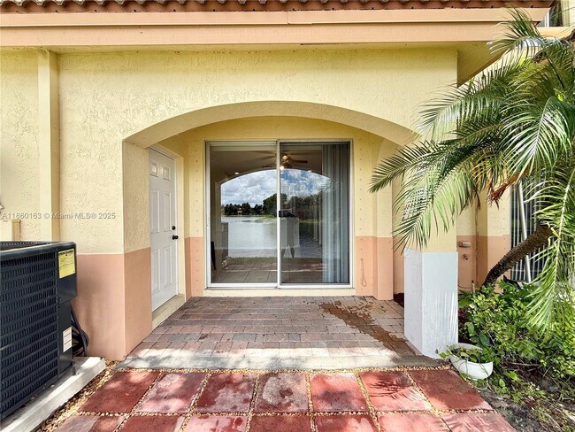 Building Photo - 8380 SW 25th Ct