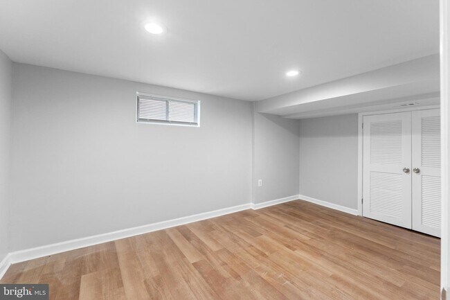 Building Photo - 1811 T Pl SE