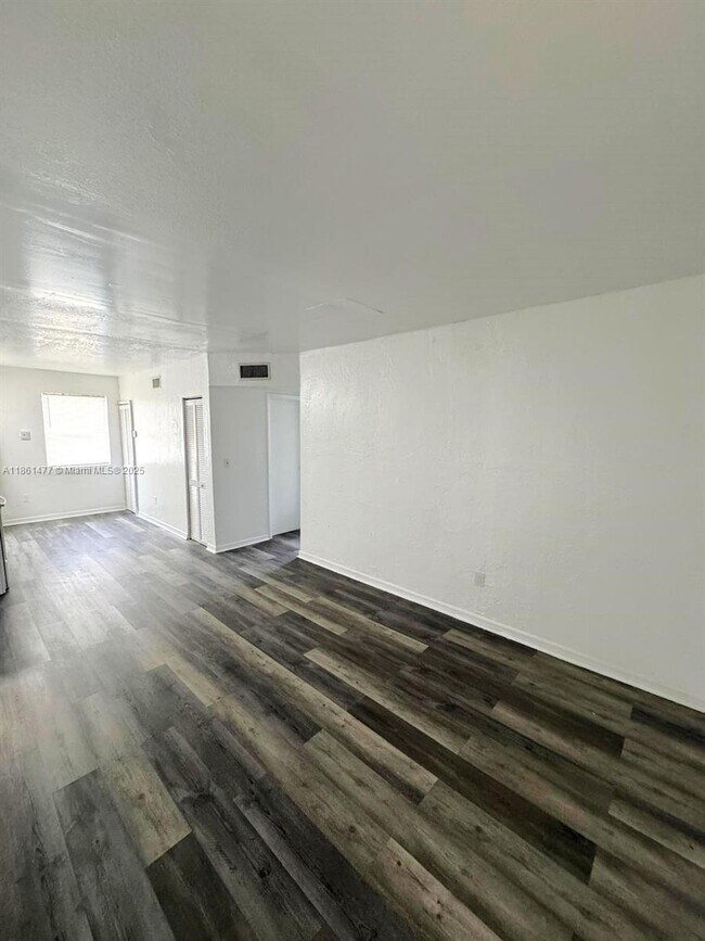 Building Photo - 3221 NW 48th St