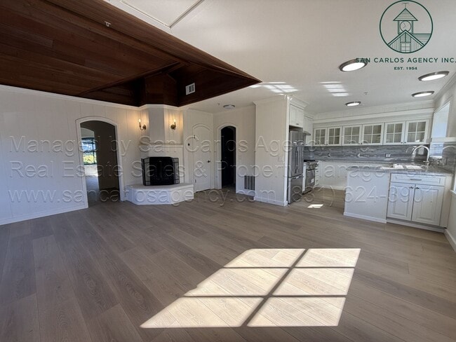 Building Photo - Incredibly Charming Two Bedroom Carmel Highlands Escape