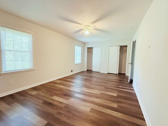 Building Photo - Welcome Home to Timeless Charm and Modern Comfort