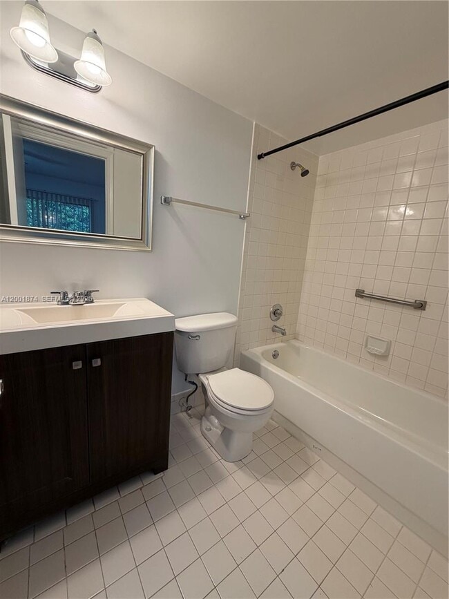 Building Photo - 800 SW 131st Ave