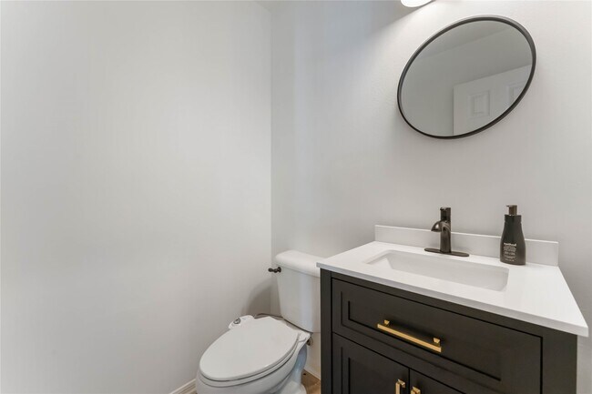 Building Photo - 5614 Whisper Ridge Dr