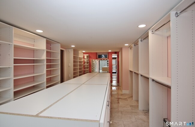 Building Photo - 37 Glen Ave