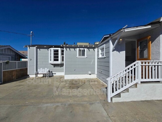 Building Photo - 223 S Guadalupe Ave