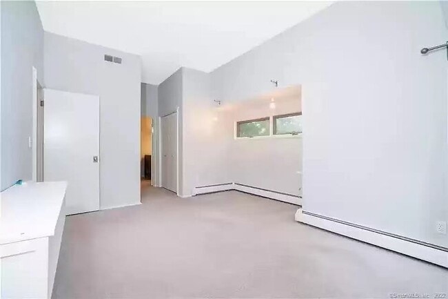 Building Photo - 7 Staunton Ct