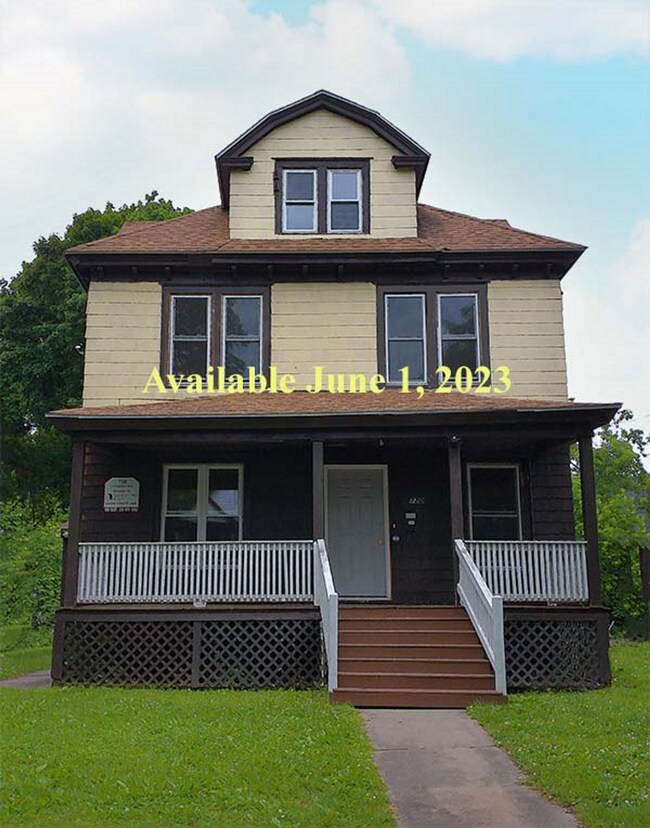Primary Photo - Newly renovated 3 bedroom apartment close ...