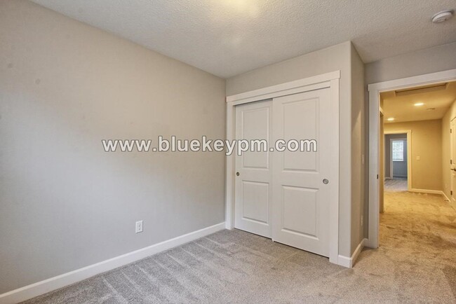 Building Photo - 3 Bed,2.5 Bath Townhome at the Landing At ...